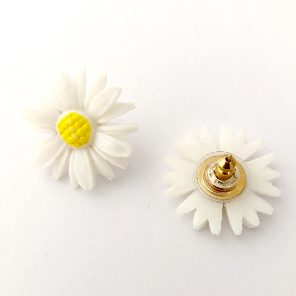 Vintage daisy earrings